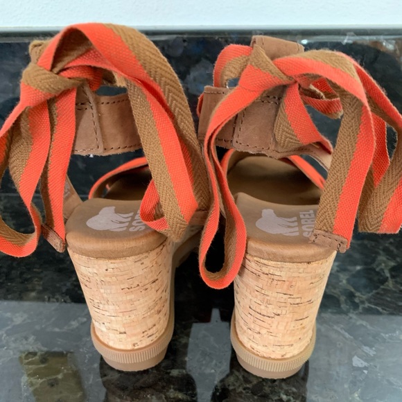 Sorel Joanie 11 High Ankle Wedge Orange Suede Laceup Sandals Size 6, Like New - Picture 3 of 10